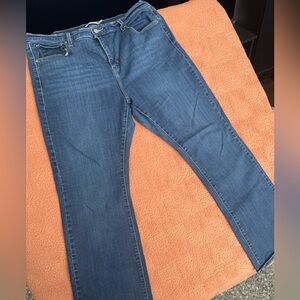 Levi’s 725 high rise bootcut jeans